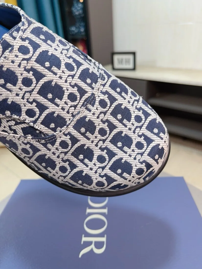 Men's shoes 💰380🌸🌸【Dior】Top purchasing agent 🇮🇹 Di Street Male God half drag counter synchronization, uppers imported from Italy with D logo fabric, high-quality complex splicing craftsmanship, soles: original soles specially provided by the original factory, exclusive event molded soles super comfortable, original factory single goods, 🔍🔍high quality, you can enter and exit the counter at will, welcome to compare, size number 38-45 (order 46)